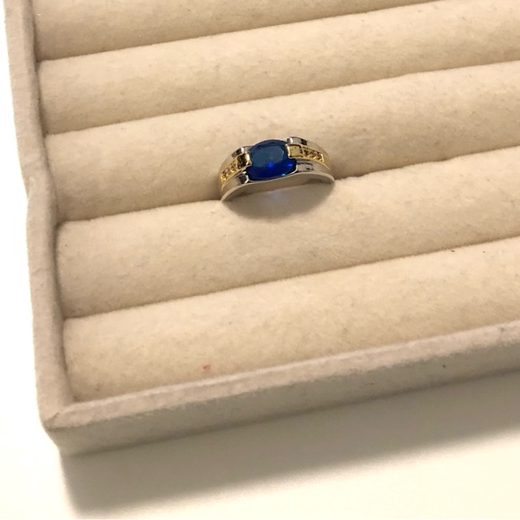 Blue Oval Cut Silver & Gold Color Ring - Picture 3 of 6